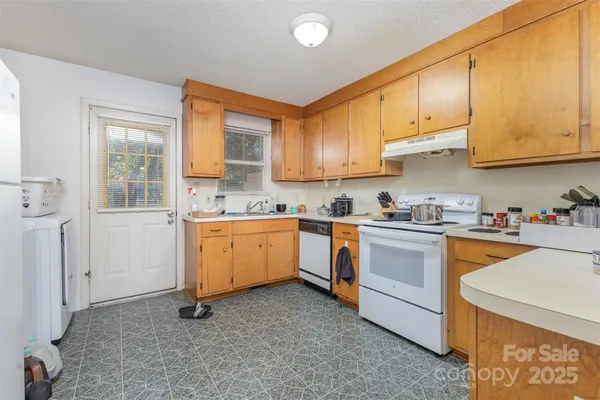 $540,000 | 2081 North Whisnant Avenue, Newton, NC 28658