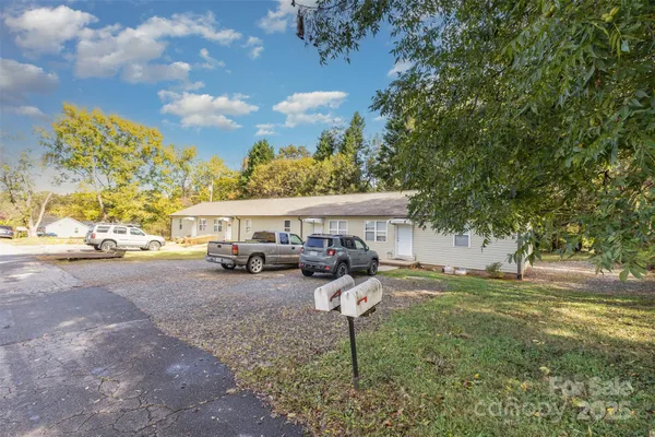 $540,000 | 2081 North Whisnant Avenue, Newton, NC 28658