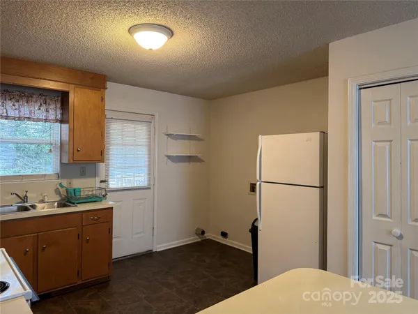 $540,000 | 2081 North Whisnant Avenue, Newton, NC 28658