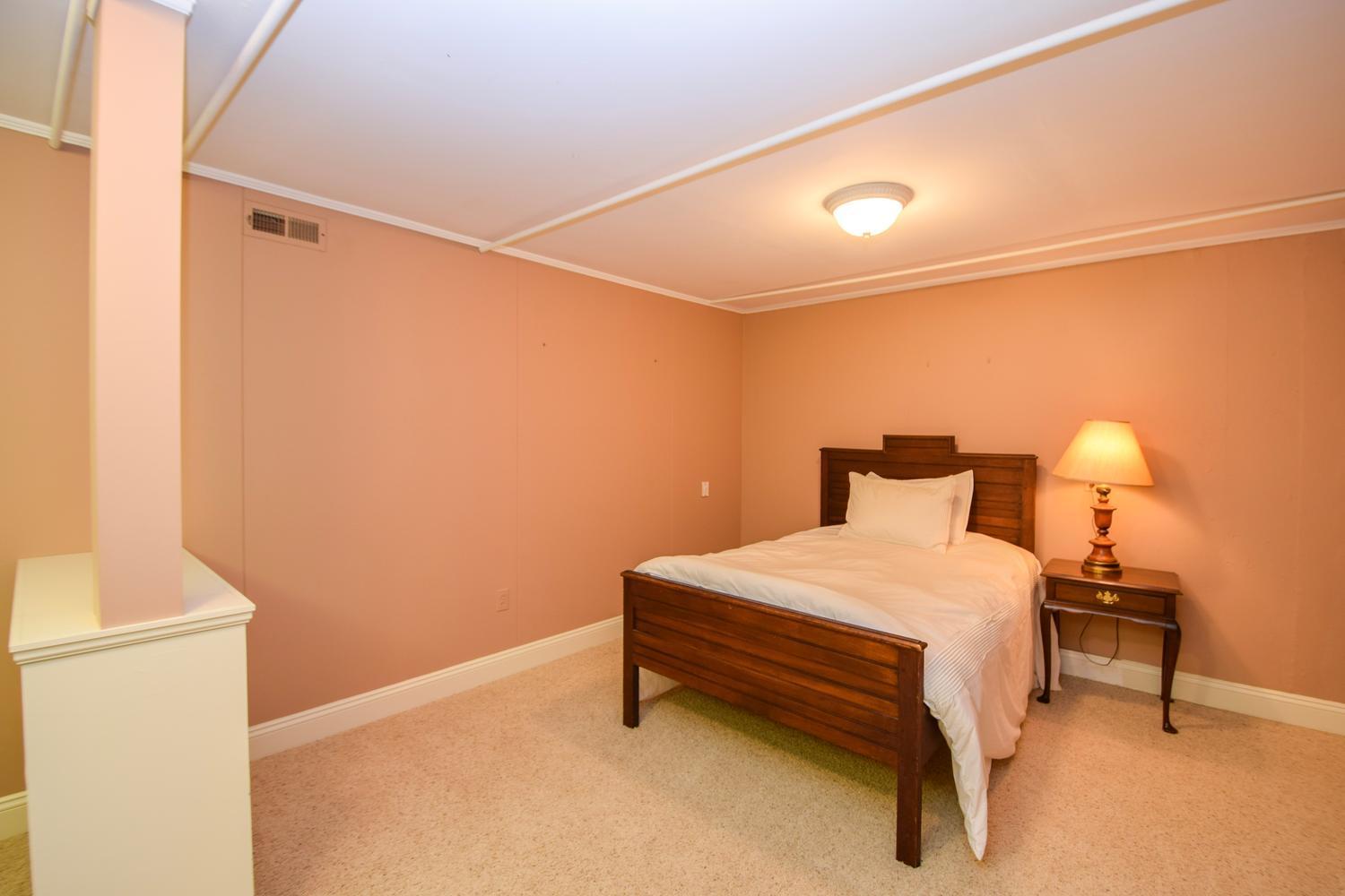 4015 Winding Way Road Southwest Roanoke, VA 24018 - Photo 18 of 33 17