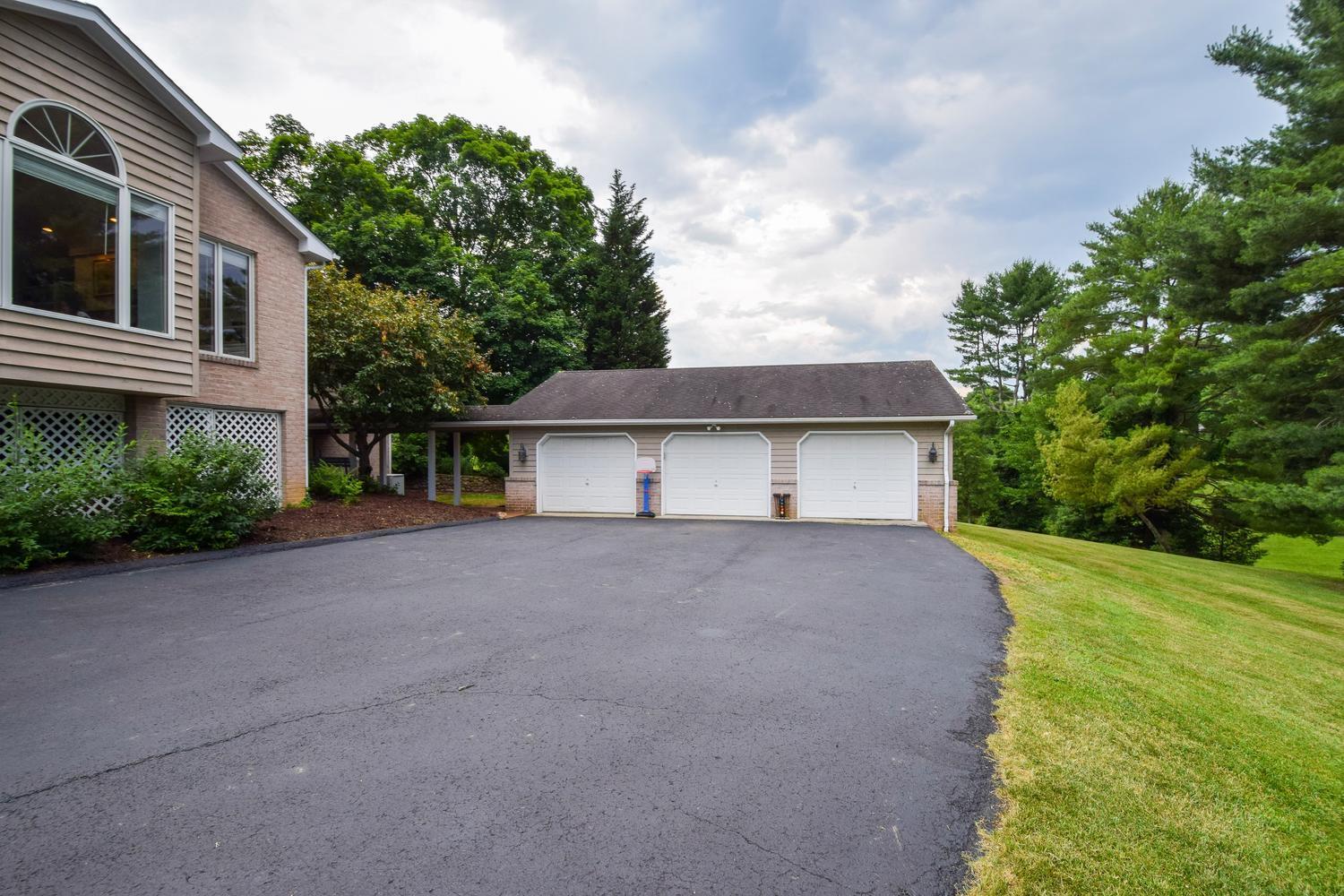 4015 Winding Way Road Southwest Roanoke, VA 24018 - Photo 24 of 33 23