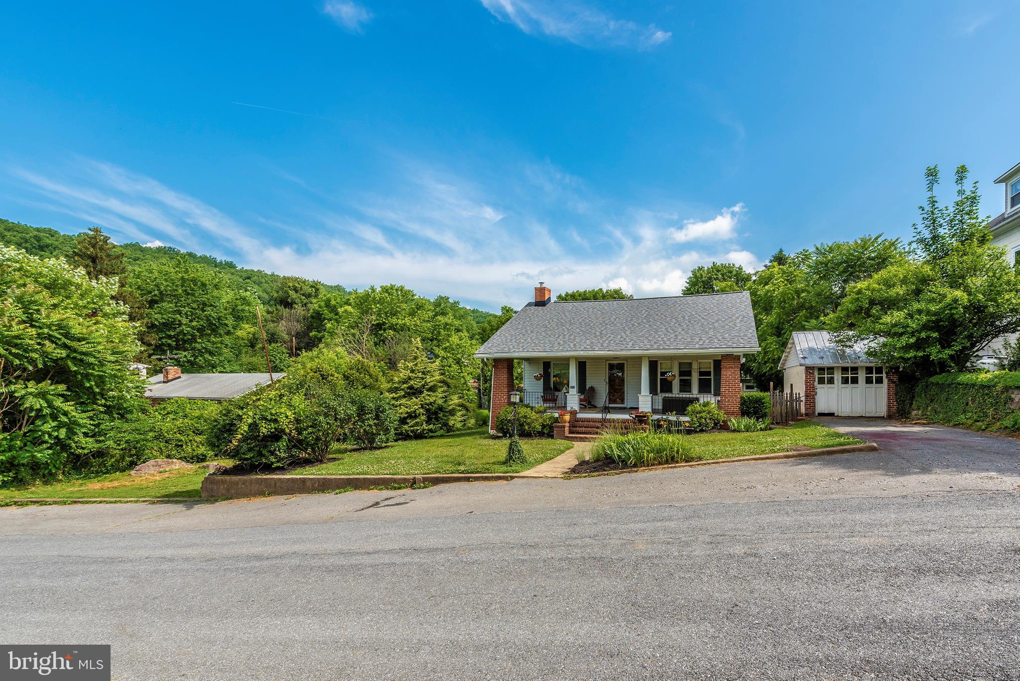 3718 Kanawha Avenue Point of Rocks, MD 21777 - Photo 3 of 48