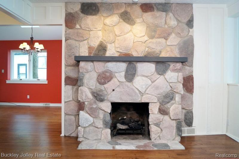 4400 Clifford Road Brighton, MI 48116 - Photo 6 of 22 Gas Fireplace