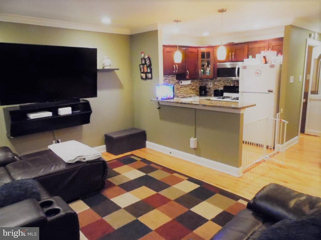 10222 East Keswick Road Philadelphia, PA 19114 - Photo 1 of 43