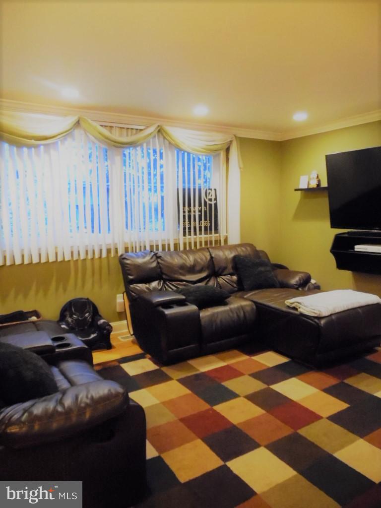 10222 East Keswick Road Philadelphia, PA 19114 - Photo 13 of 43