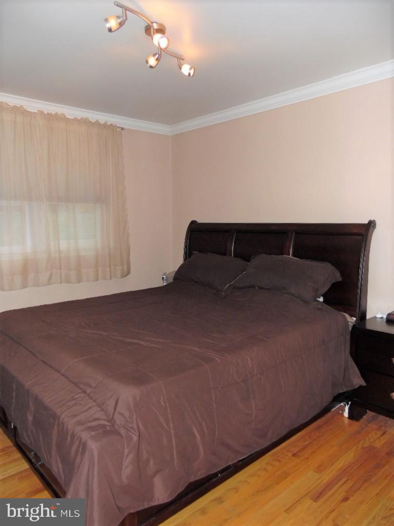 10222 East Keswick Road Philadelphia, PA 19114 - Photo 17 of 43