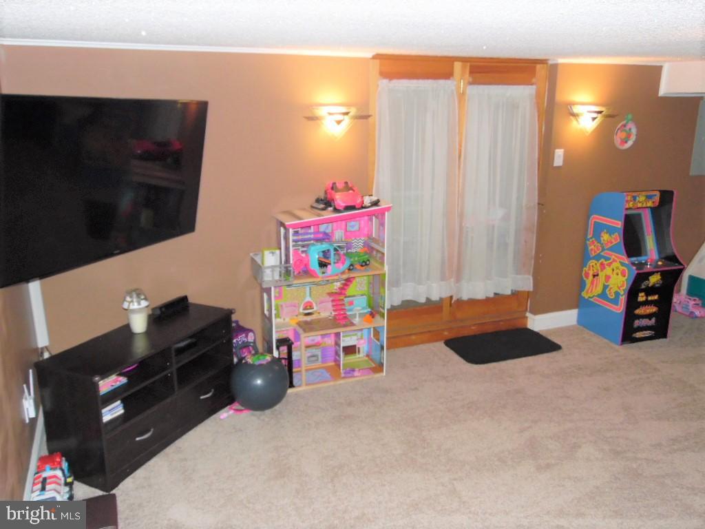 10222 East Keswick Road Philadelphia, PA 19114 - Photo 31 of 43