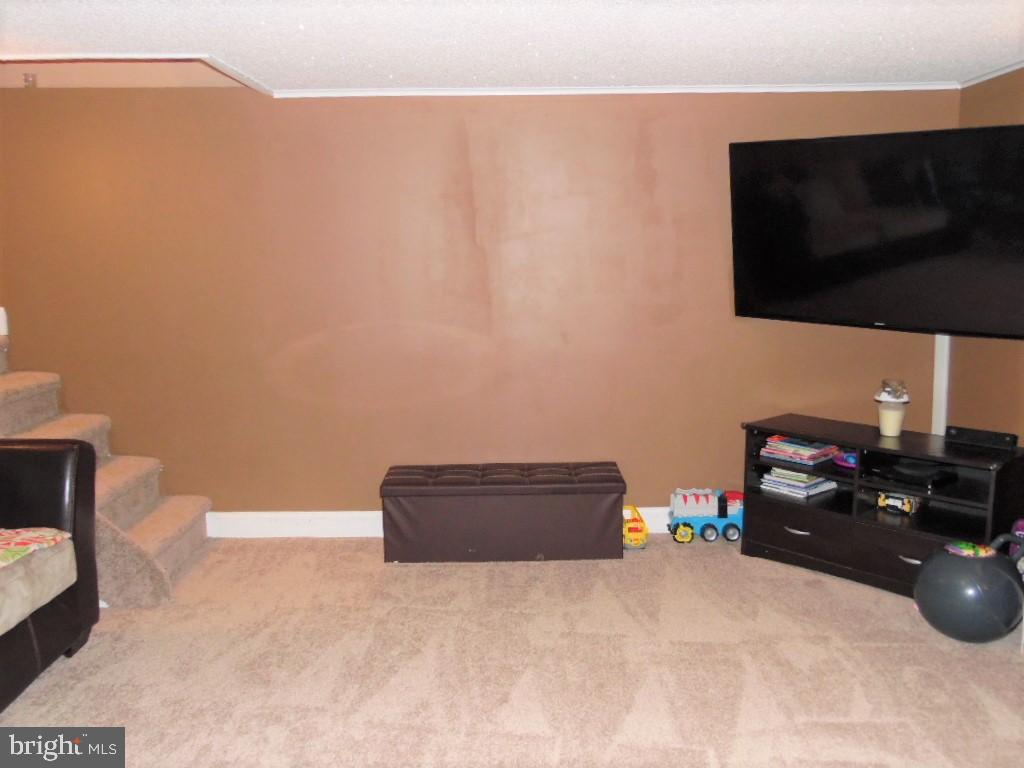 10222 East Keswick Road Philadelphia, PA 19114 - Photo 34 of 43