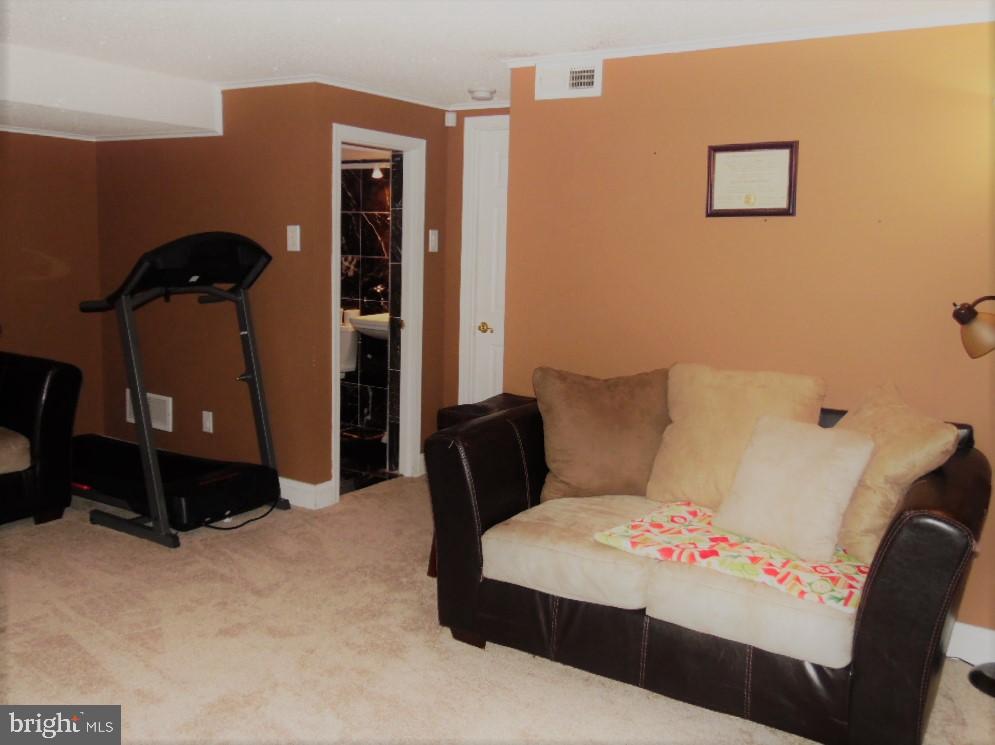 10222 East Keswick Road Philadelphia, PA 19114 - Photo 35 of 43