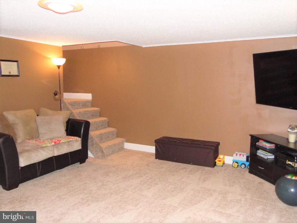 10222 East Keswick Road Philadelphia, PA 19114 - Photo 36 of 43