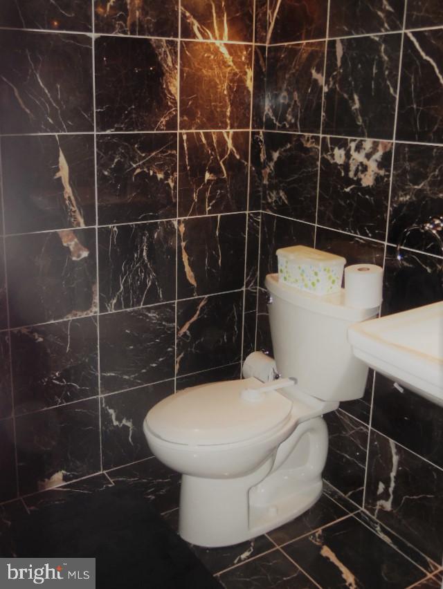 10222 East Keswick Road Philadelphia, PA 19114 - Photo 37 of 43