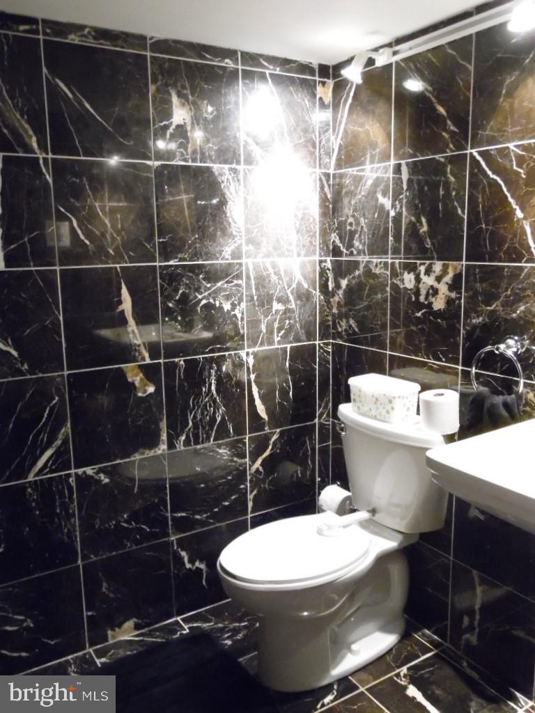 10222 East Keswick Road Philadelphia, PA 19114 - Photo 38 of 43