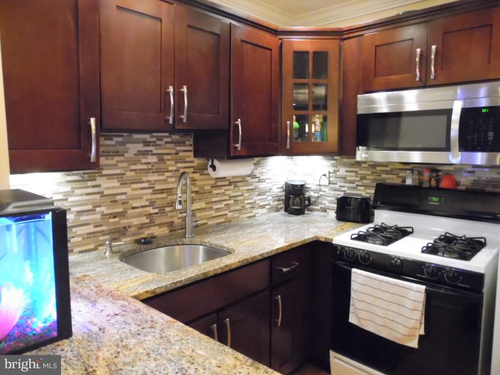 10222 East Keswick Road Philadelphia, PA 19114 - Photo 7 of 43