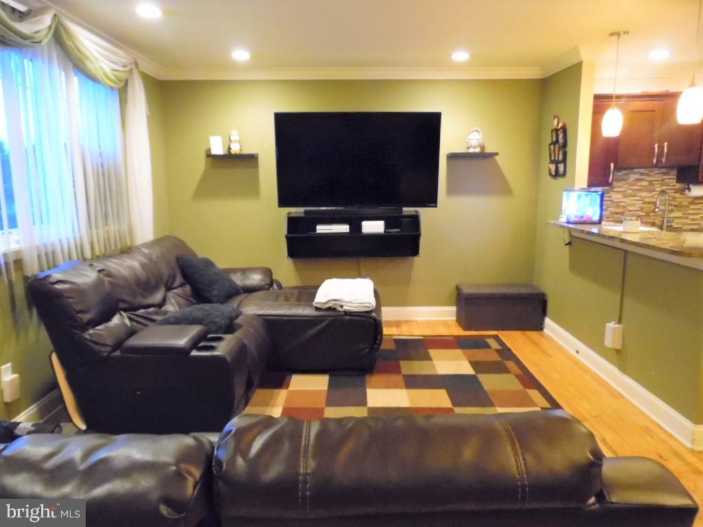 10222 East Keswick Road Philadelphia, PA 19114 - Photo 9 of 43