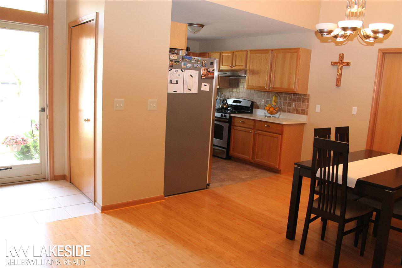 16921 Country Ridge Lane Macomb, MI 48044 - Photo 7 of 48 31323737-6.JPG