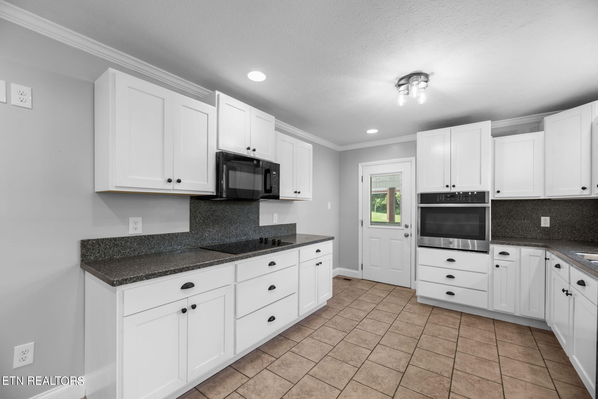 115 Shaw Road Clinton, TN 37716 - Photo 7 of 34 7-web-or-mls-Shaw115 (24)