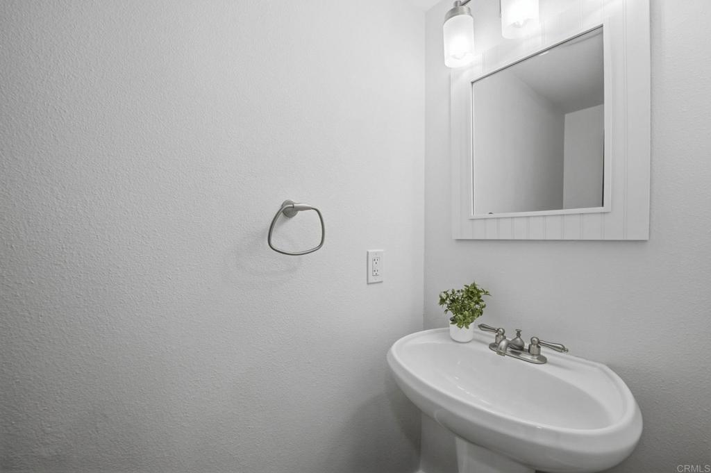 821 Del Mar Downs Road, Unit D Solana Beach, CA 92075 - Photo 10 of 29