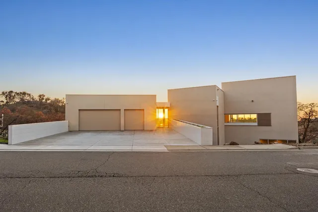 a view of a dining room and livingroom view