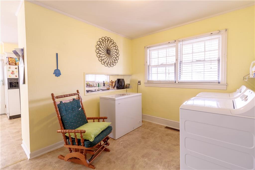 317 Georgia Avenue Winder, GA 30680 - Photo 12 of 27