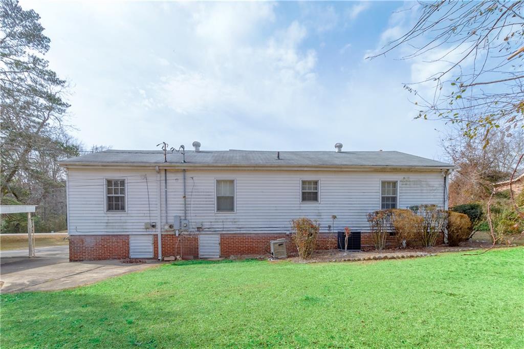 317 Georgia Avenue Winder, GA 30680 - Photo 4 of 27