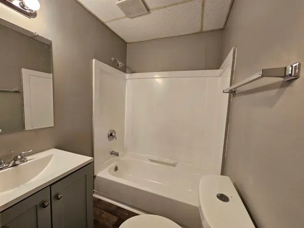 $1,800 | 709 Adriatic Avenue, Unit 1, Atlantic City, NJ 08401