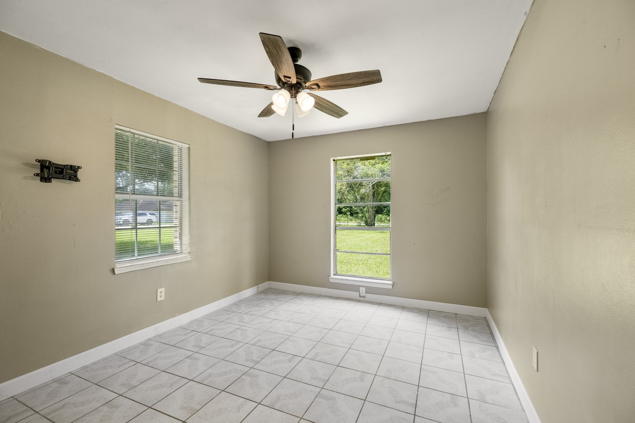 140 Friar Tuck Road Shepherd, TX 77371 - Photo 22 of 38 a view of an empty room with a window