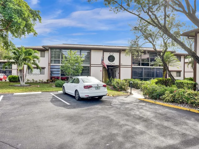 $1,700 | 9974 North Belfort Circle, Unit 207, Tamarac, FL 33321