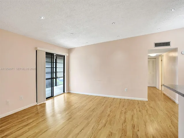 $1,700 | 9974 North Belfort Circle, Unit 207, Tamarac, FL 33321