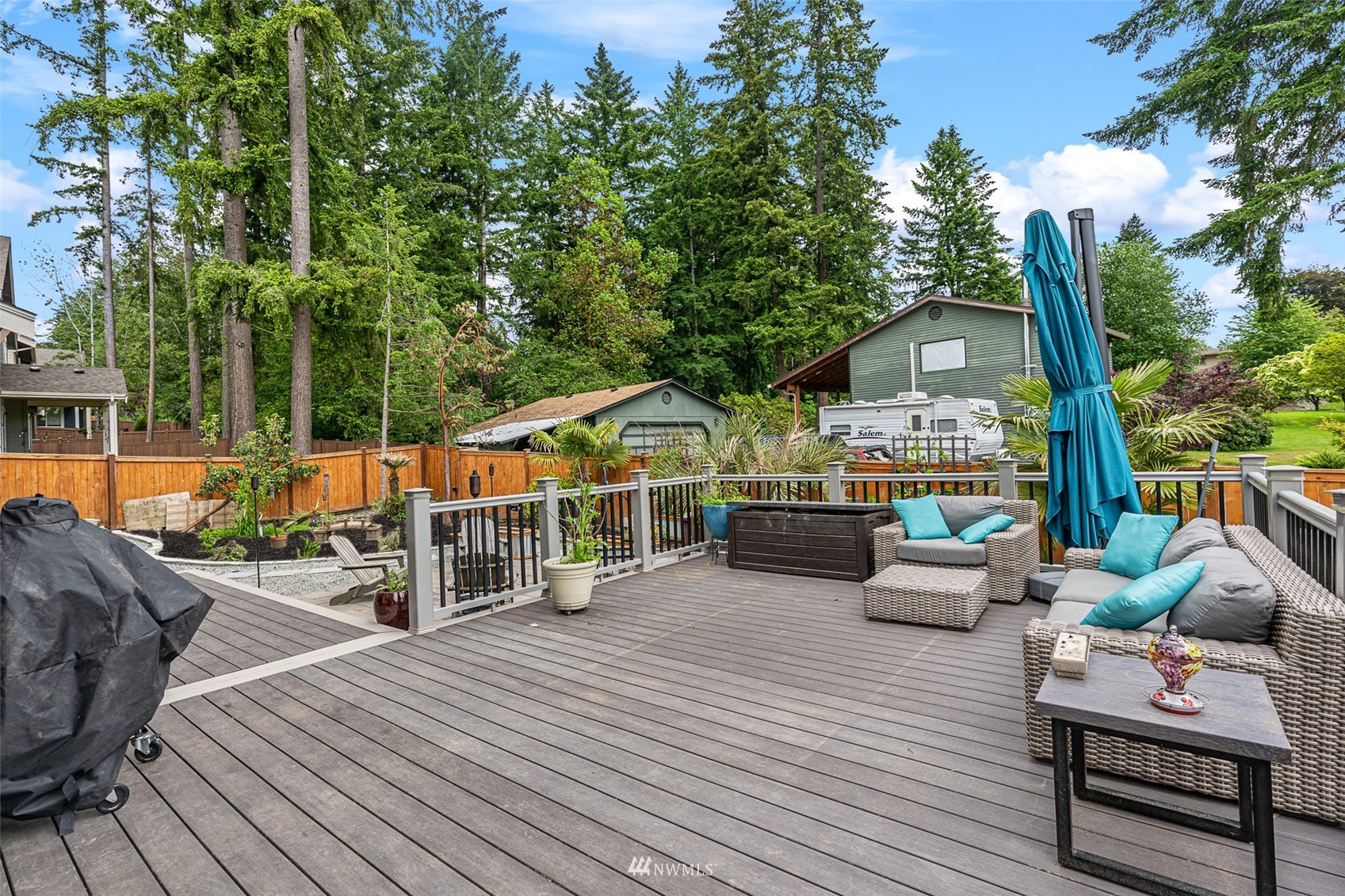 732 Wapato Place Southeast Renton, WA 98059 - Photo 36 of 40 an outdoor space with furniture