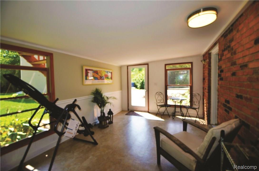 2970 Ridge Road White Lake, MI 48383 - Photo 29 of 43 38.jpg