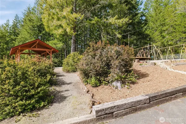 $200,000 | 20 Northeast Lake Place, Tahuya, WA 98588