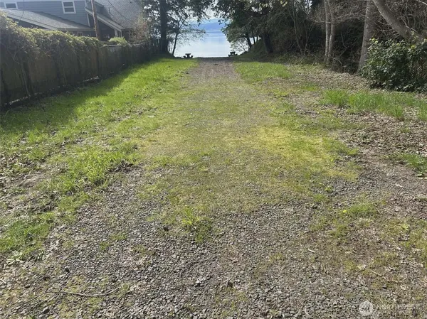 $200,000 | 20 Northeast Lake Place, Tahuya, WA 98588