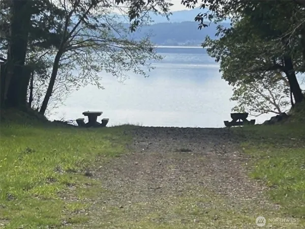 $200,000 | 20 Northeast Lake Place, Tahuya, WA 98588