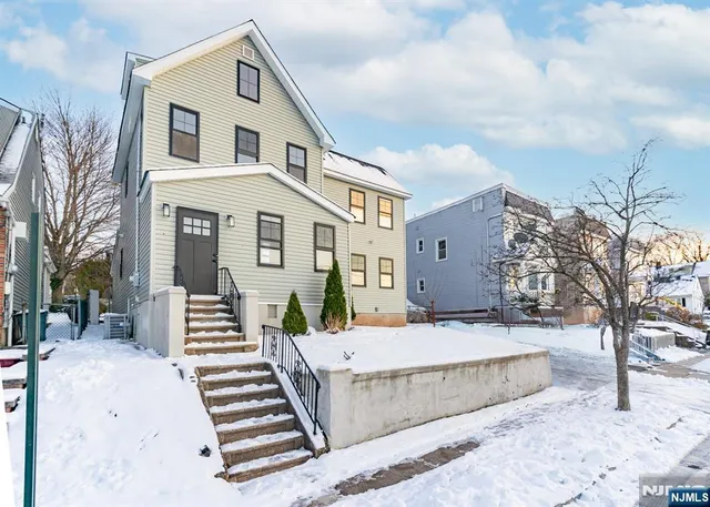 $700,000 | 41 Entwistle Avenue, Nutley, NJ 07110