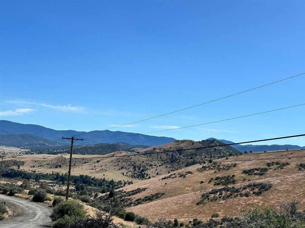 4435 Anderson Grade Road Yreka, CA 96097 - Photo 5 of 40 Gallery Image 5