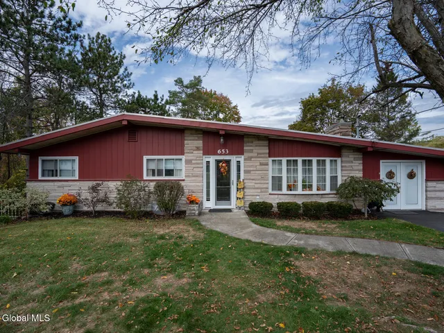 $330,000 | 653 Brunswick Road, Brunswick, NY 12180