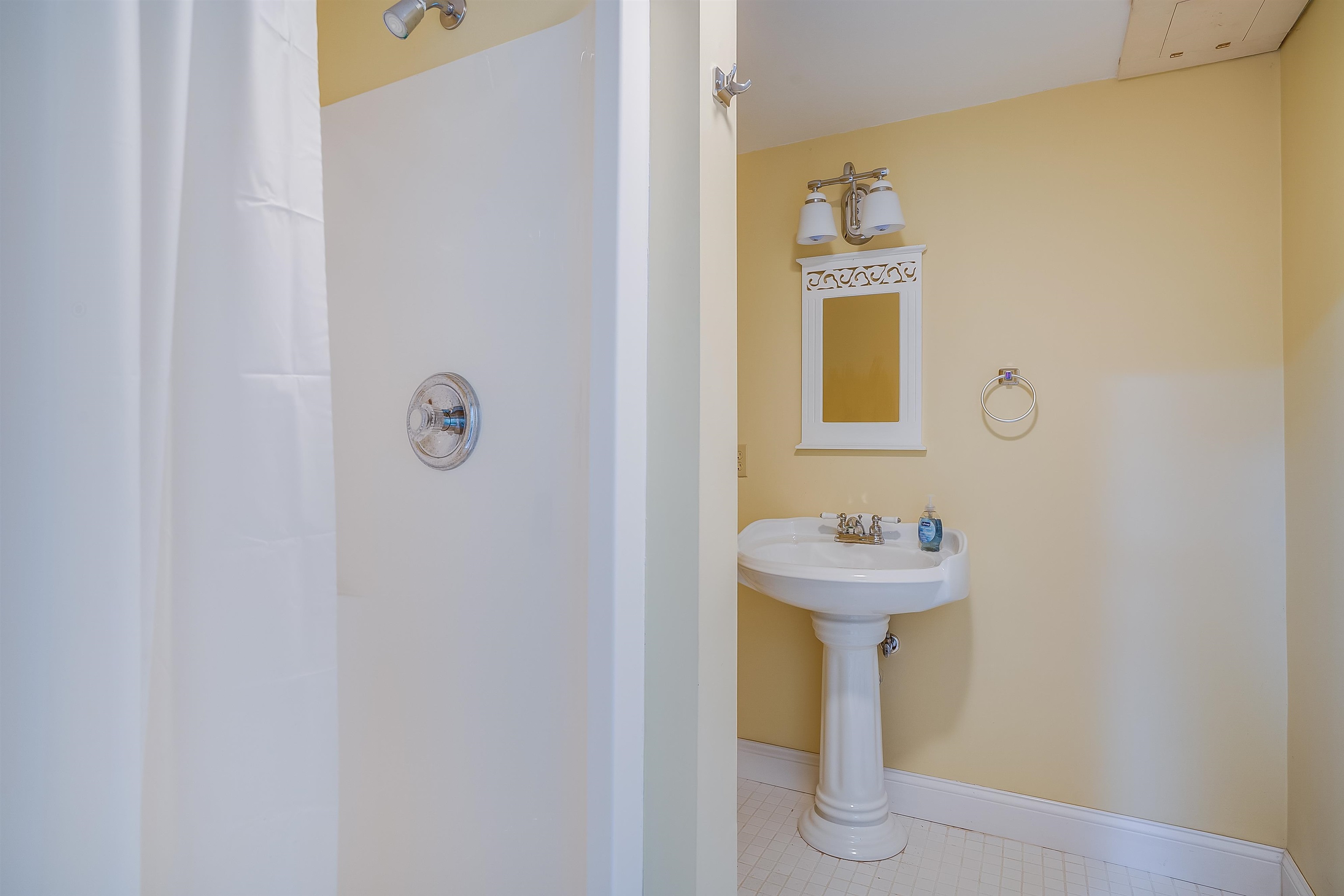 13 Bear Hill Road Windham, NH 03087 - Photo 32 of 48