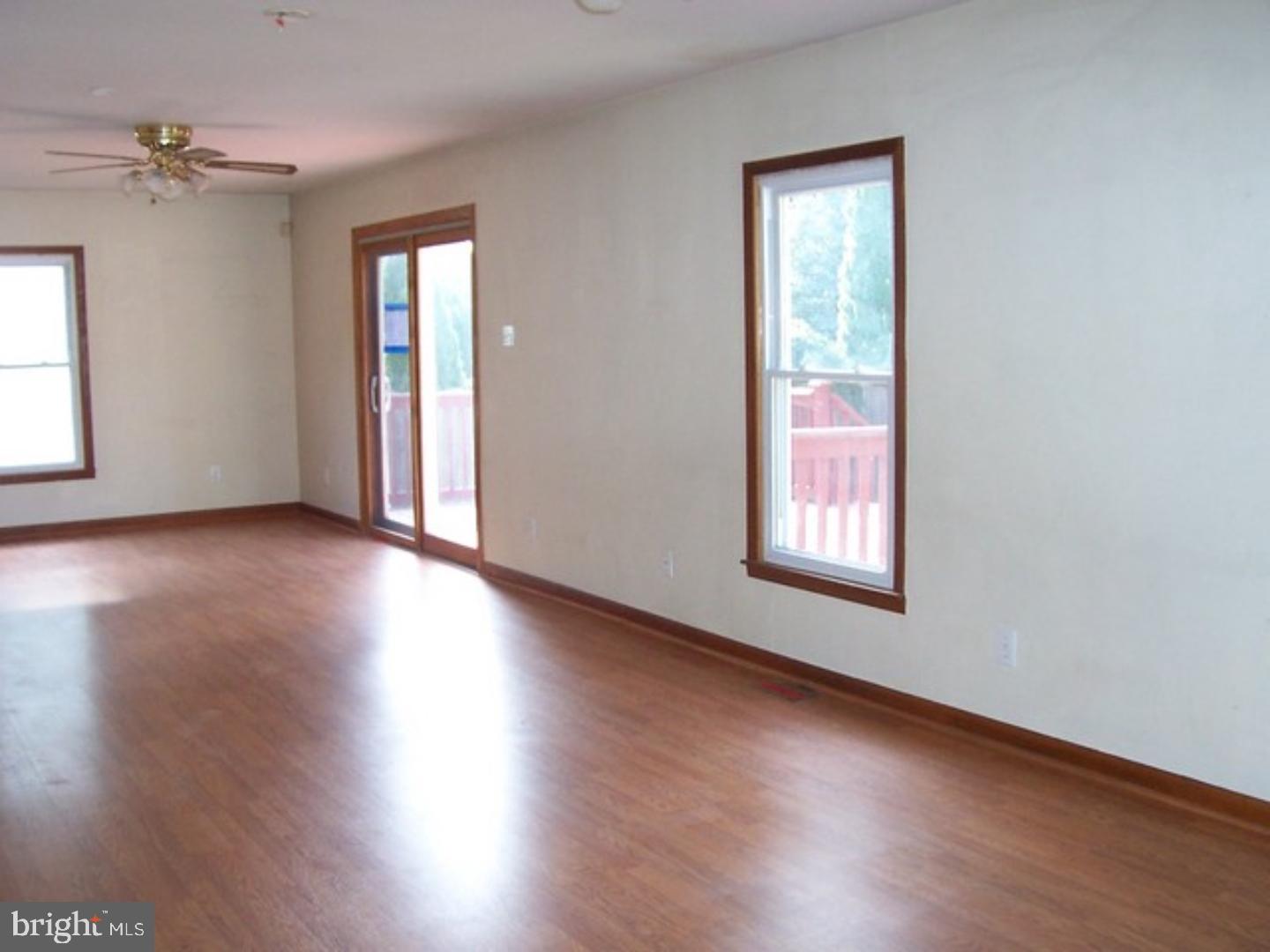 202 Forrest Avenue Runnemede, NJ 08078 - Photo 11 of 19 Family Room