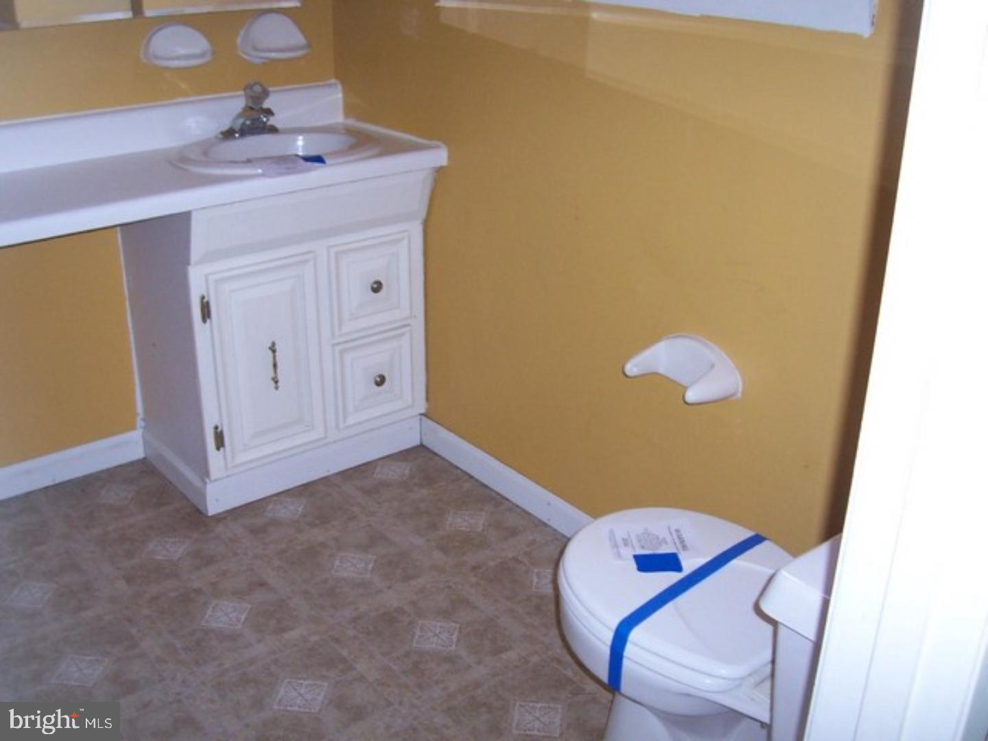 202 Forrest Avenue Runnemede, NJ 08078 - Photo 15 of 19 Bathroom