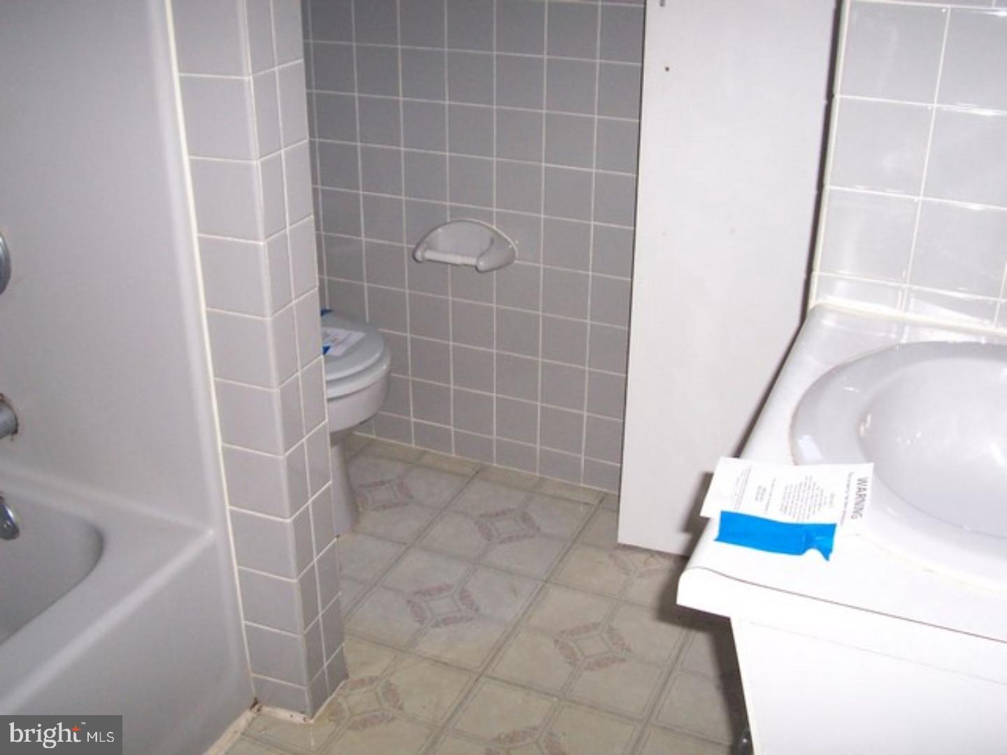 202 Forrest Avenue Runnemede, NJ 08078 - Photo 19 of 19 Bathroom