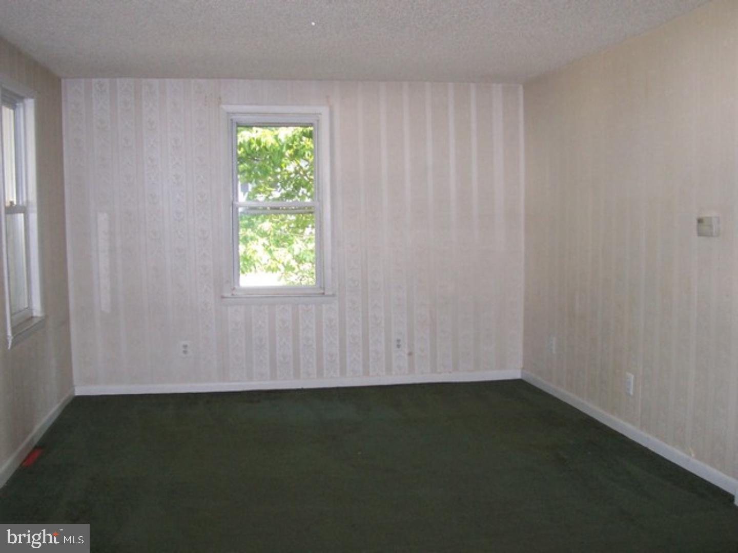 202 Forrest Avenue Runnemede, NJ 08078 - Photo 7 of 19 Living Room