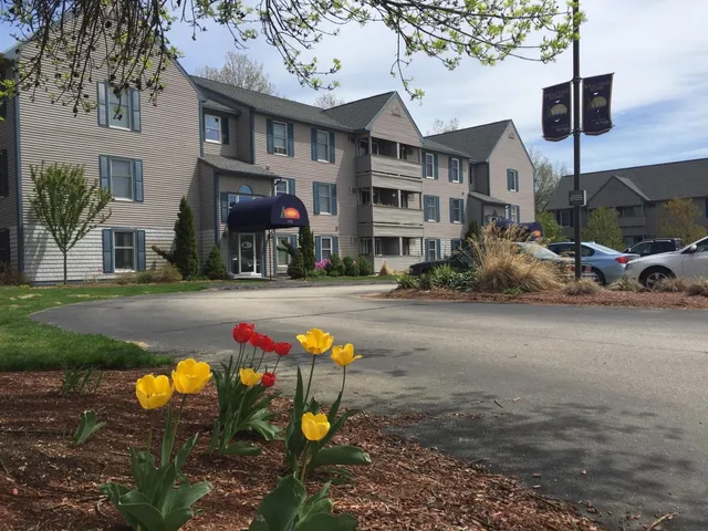 $1,875 | 131 Eastern Avenue, Unit 303, Manchester, NH 03104