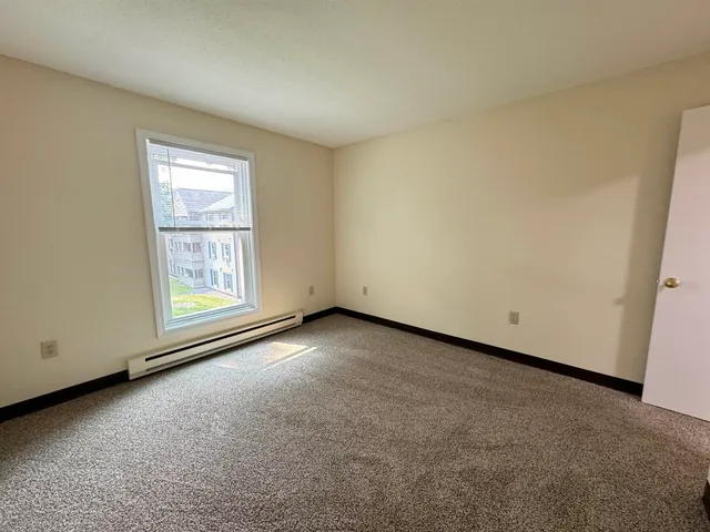 $1,875 | 131 Eastern Avenue, Unit 303, Manchester, NH 03104