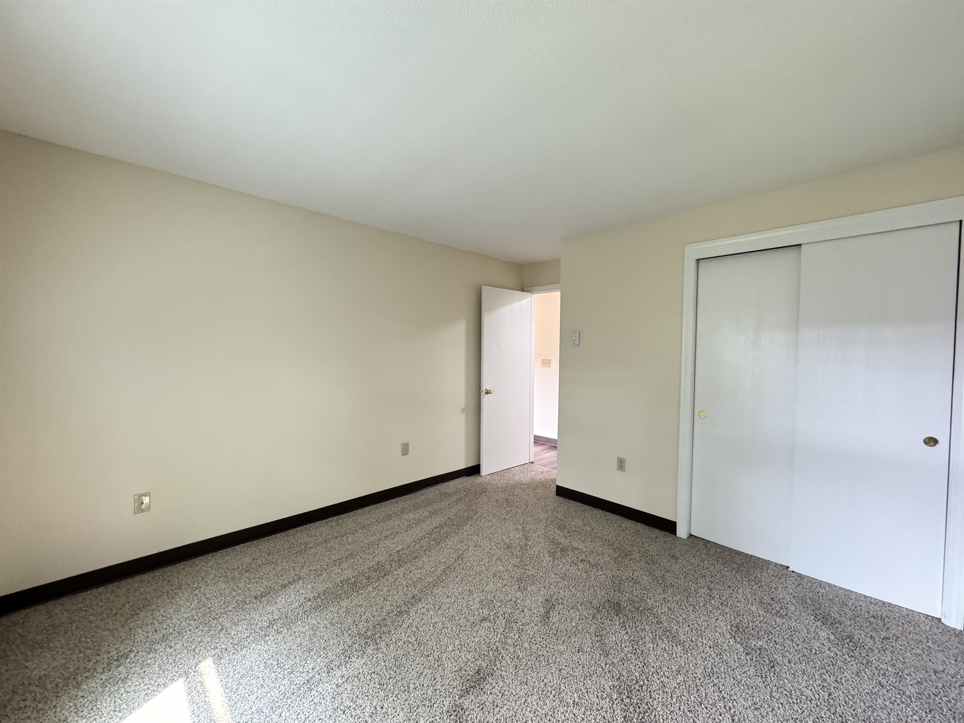 131 Eastern Avenue, Unit 303 Manchester, NH 03104 - Photo 24 of 53