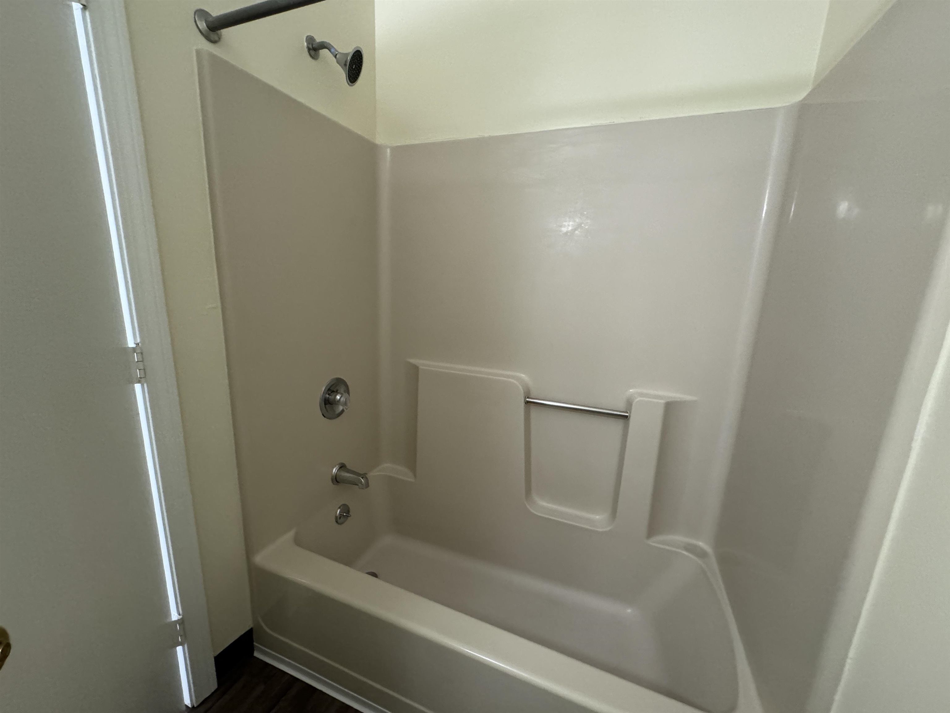 131 Eastern Avenue, Unit 303 Manchester, NH 03104 - Photo 37 of 57
