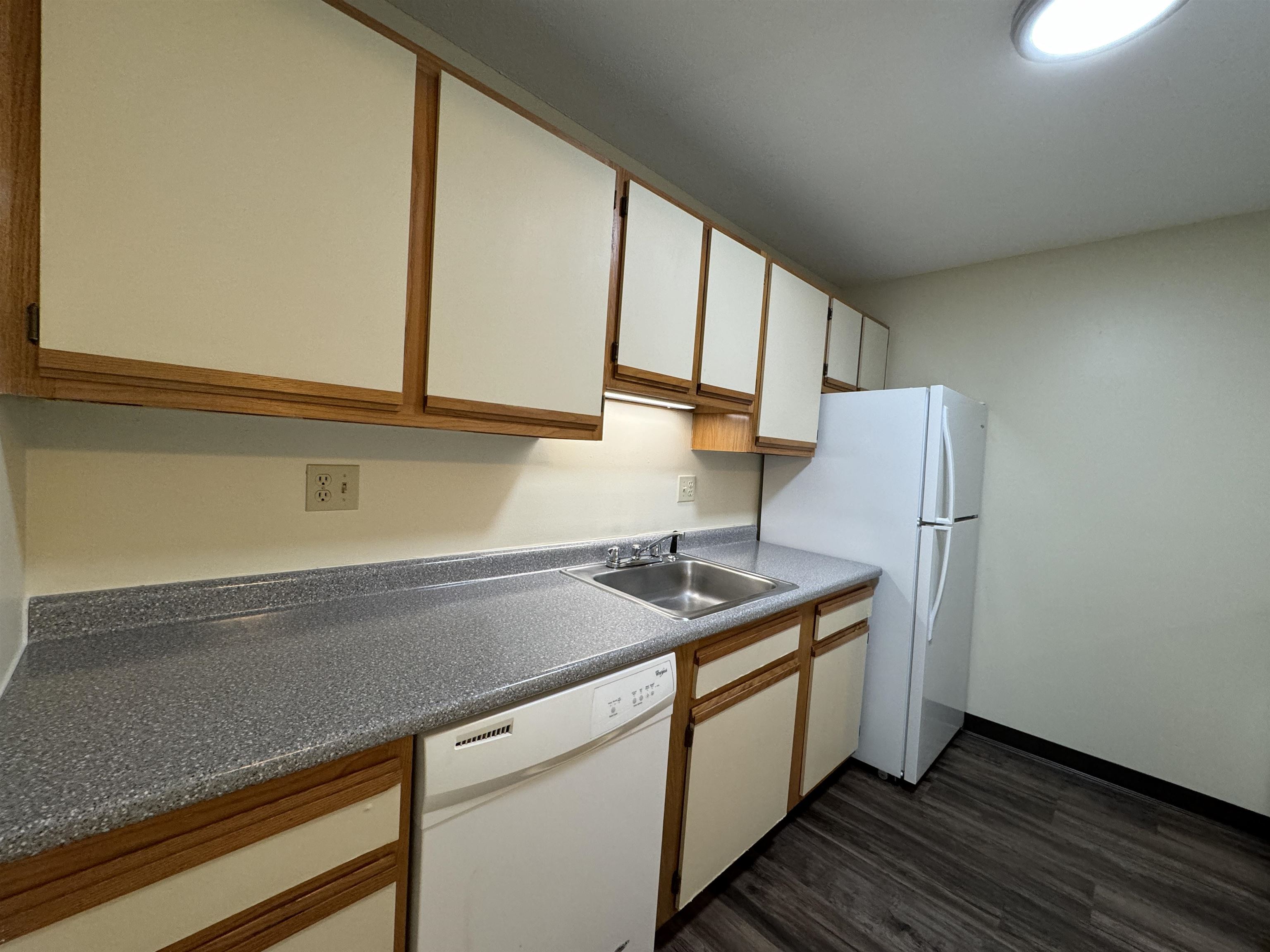 131 Eastern Avenue, Unit 303 Manchester, NH 03104 - Photo 8 of 53