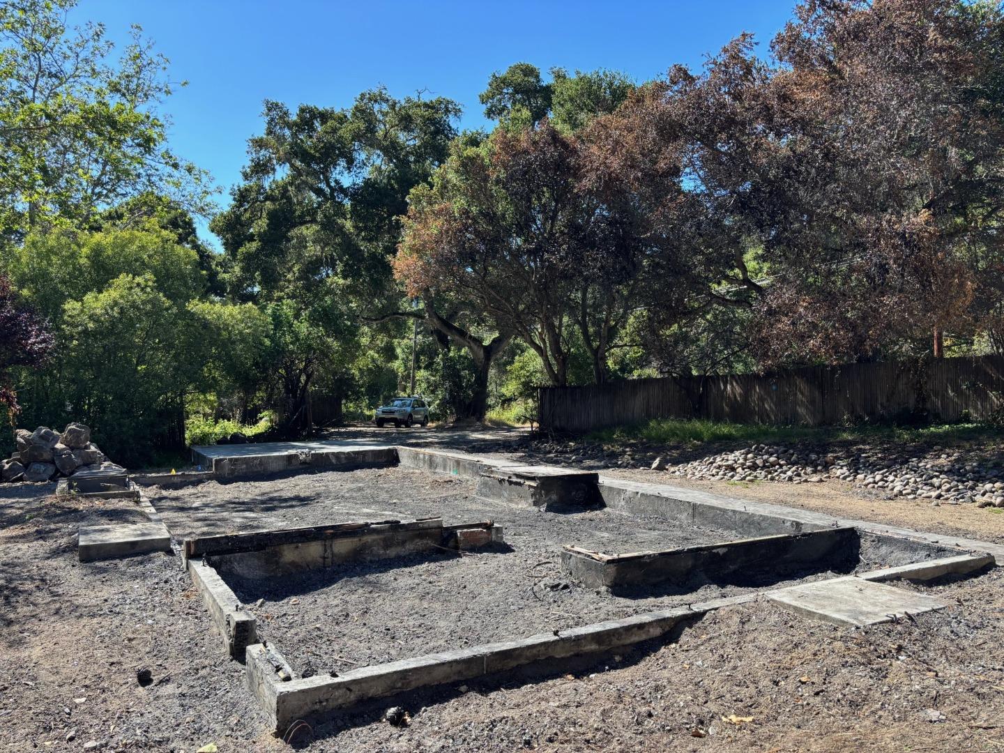 382 Corral De Tierra Road Salinas, CA 93908 - Photo 3 of 20 a view of a yard with plants