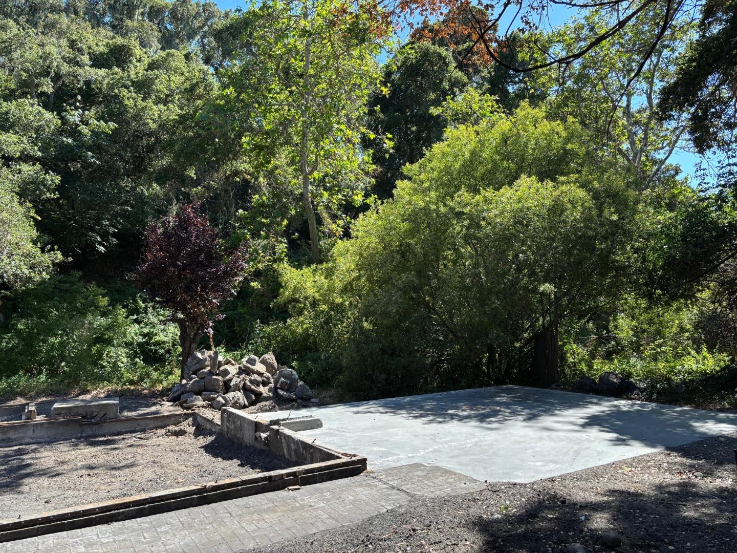 382 Corral De Tierra Road Salinas, CA 93908 - Photo 6 of 20 a view of a backyard of the house