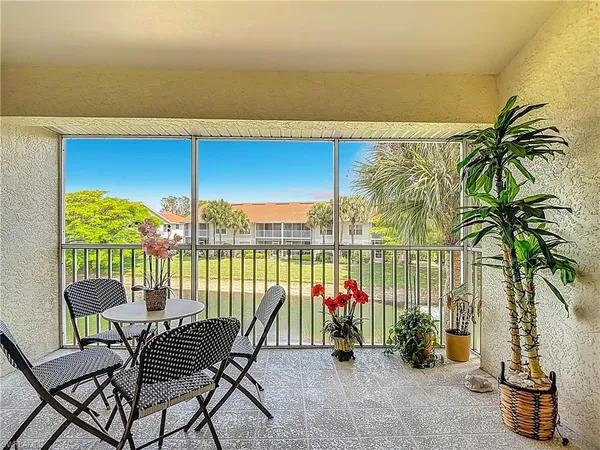 $2,200 | 4970 Deerfield Way, Unit F203, Naples, FL 34110