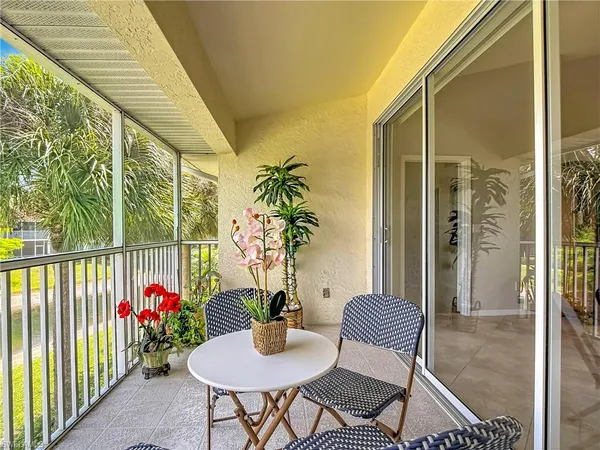 $2,200 | 4970 Deerfield Way, Unit F203, Naples, FL 34110